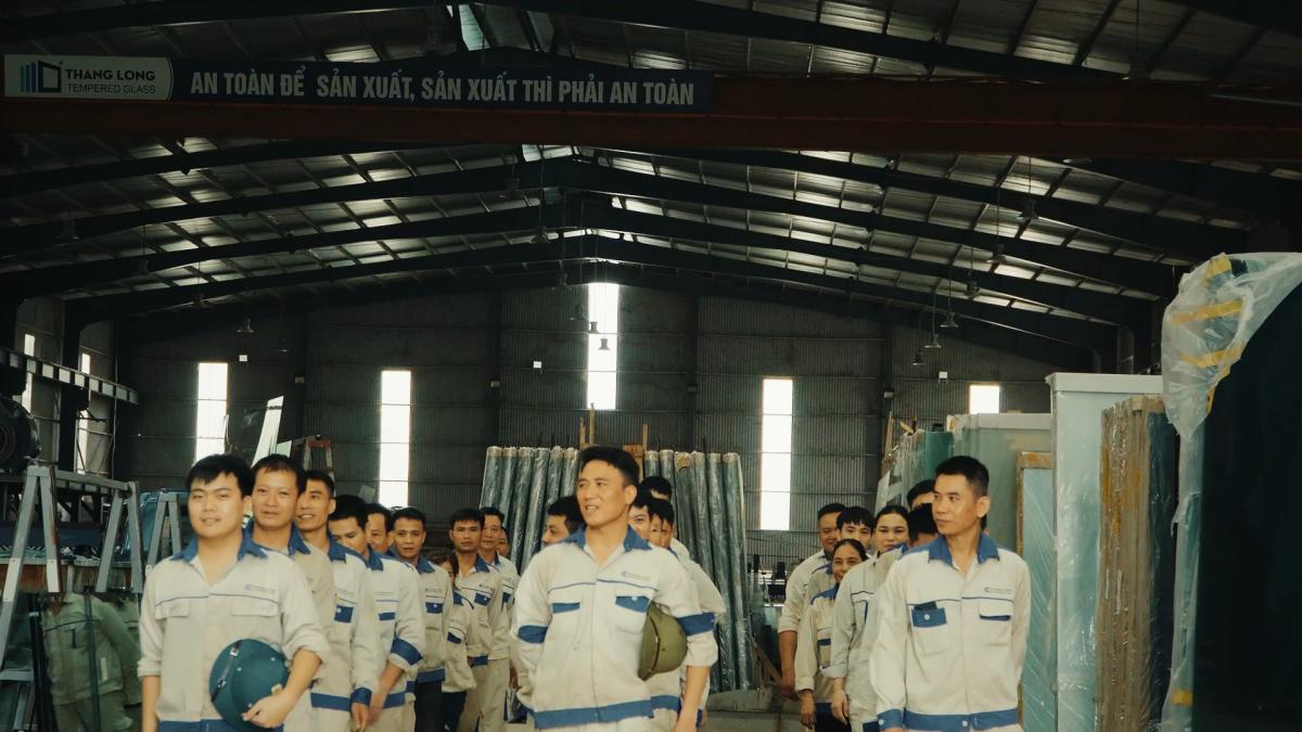 Địa chỉ đặt kính phản quang màu trà tại nhà máy Thăng Long 