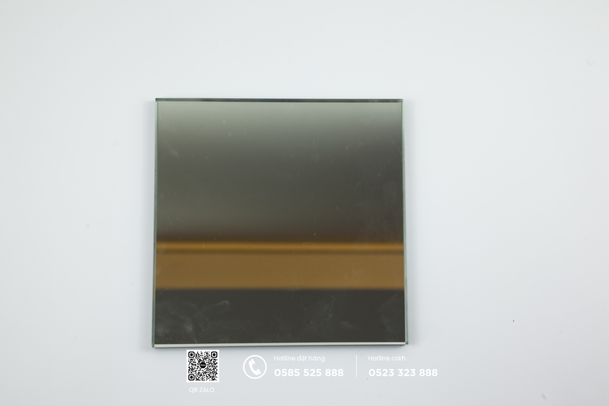 gương ốp tường trang trí phòng khách