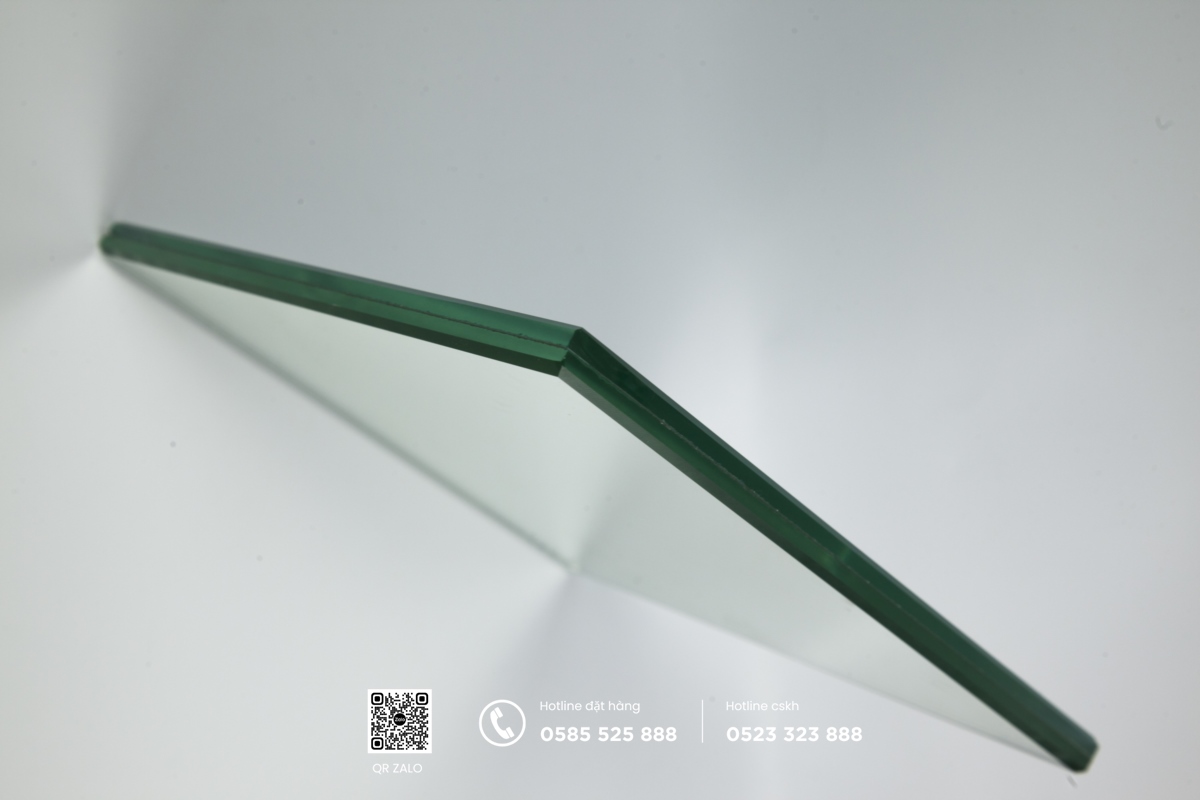 gương gỗ treo tường phòng khách