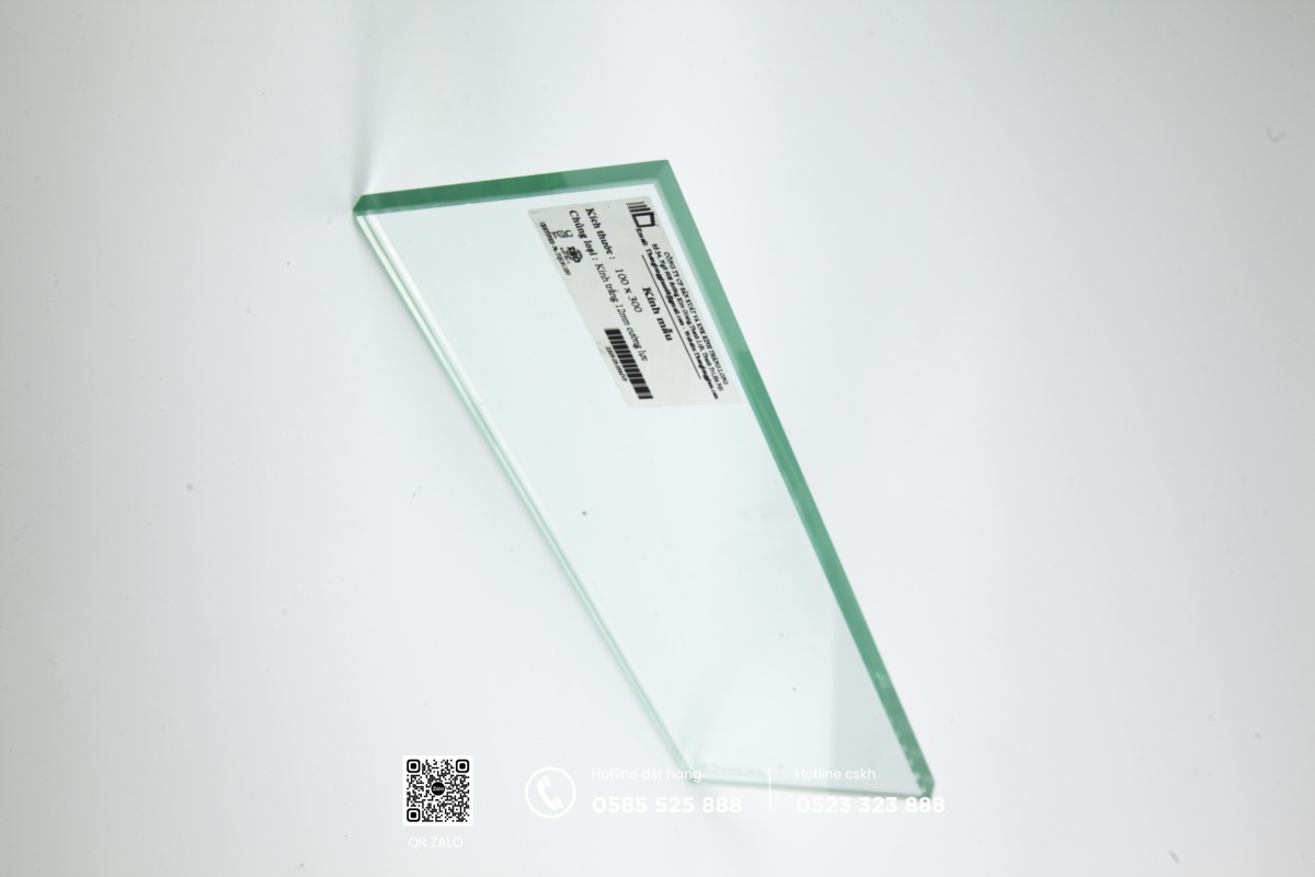 giá kính 12 ly cường lực