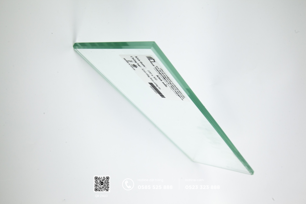 giá kính cường lực 8mm