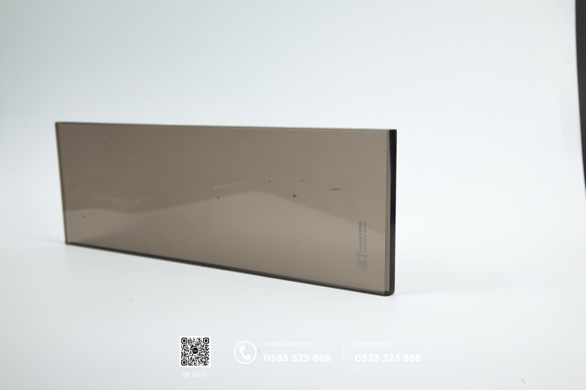 giá kính cường lực màu trà 10mm