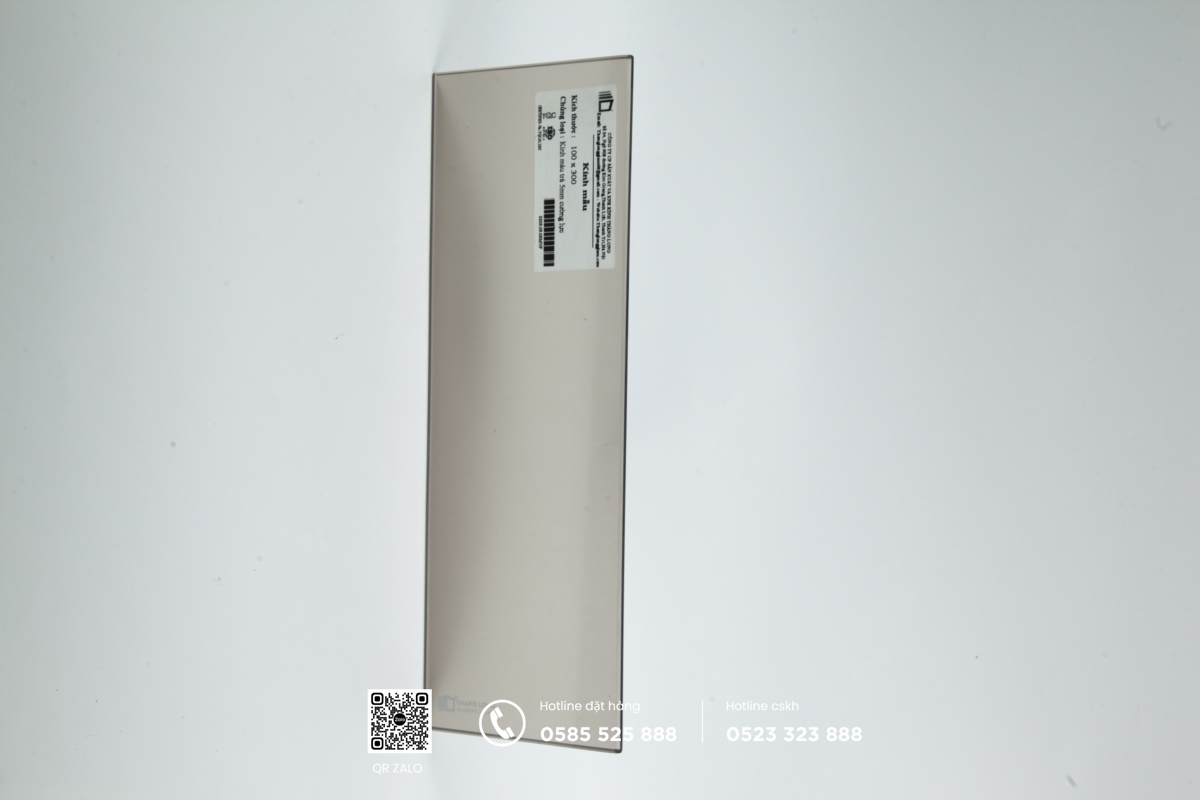 cửa kính cường lực màu trà 5mm