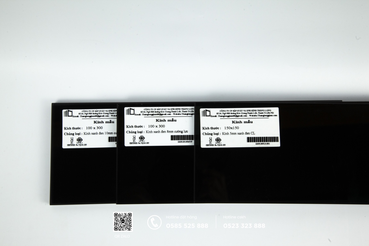 kính thuỷ màu xanh đen