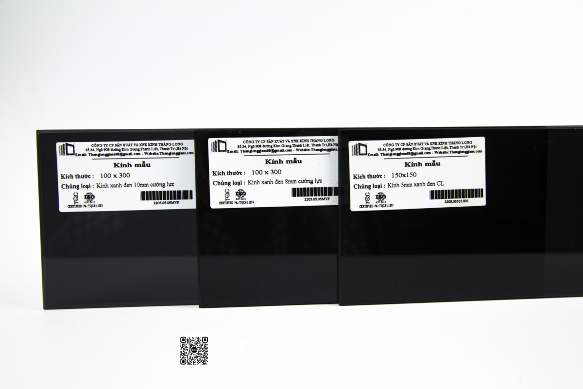 giá kính cường lực màu xanh đen