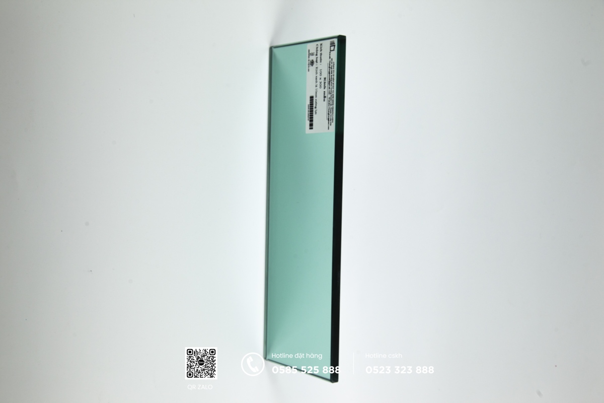 giá kính cường lực màu xanh lá 10mm