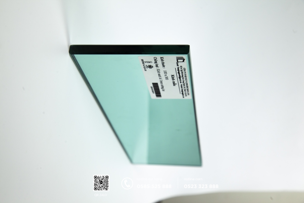 kính cường lực màu xanh lá nhạt 10mm