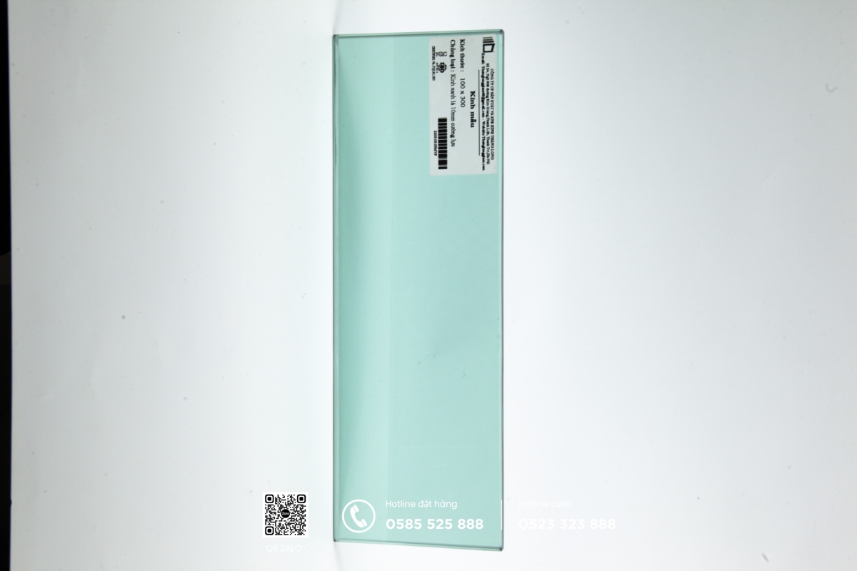 kính cường lực màu xanh lá nhạt 10mm