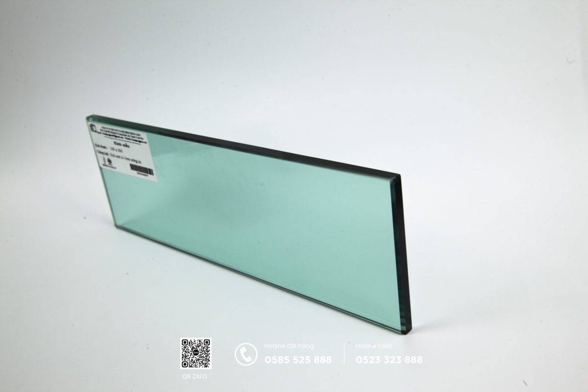 giá kính cường lực màu xanh lá 10mm