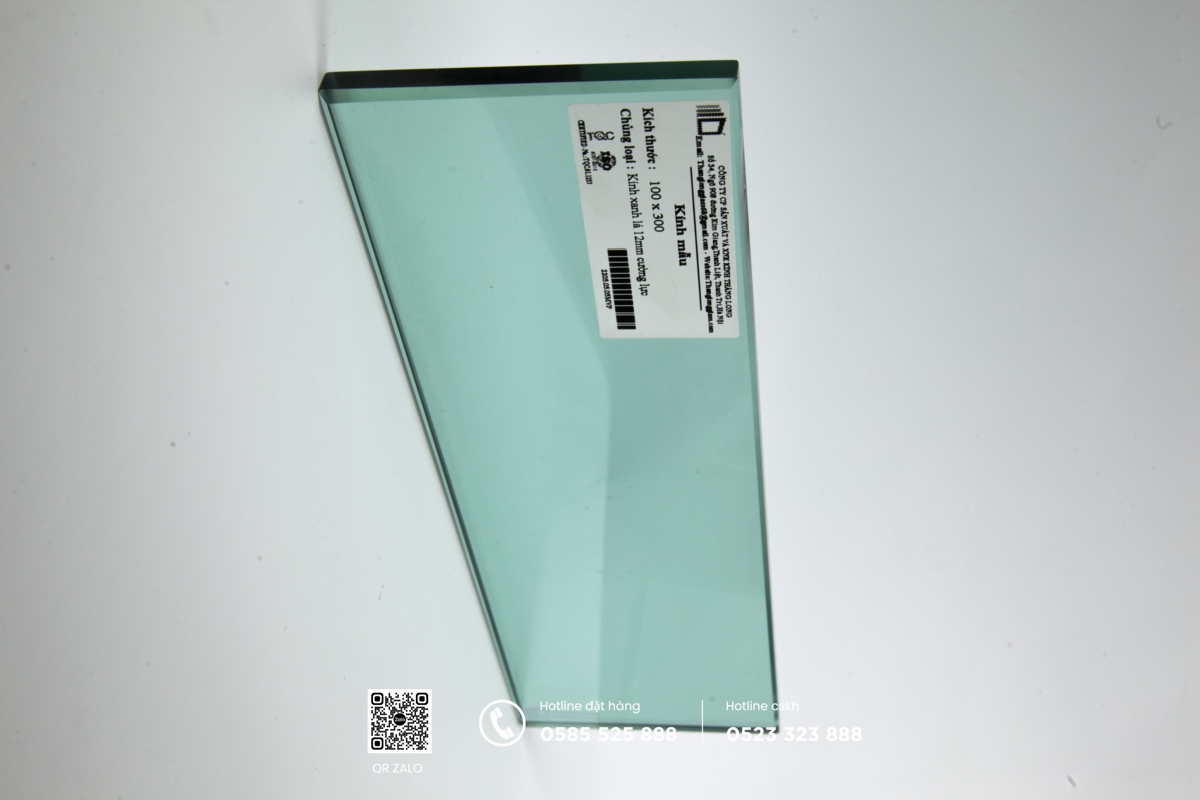 mái kính cường lực màu xanh lá 12mm