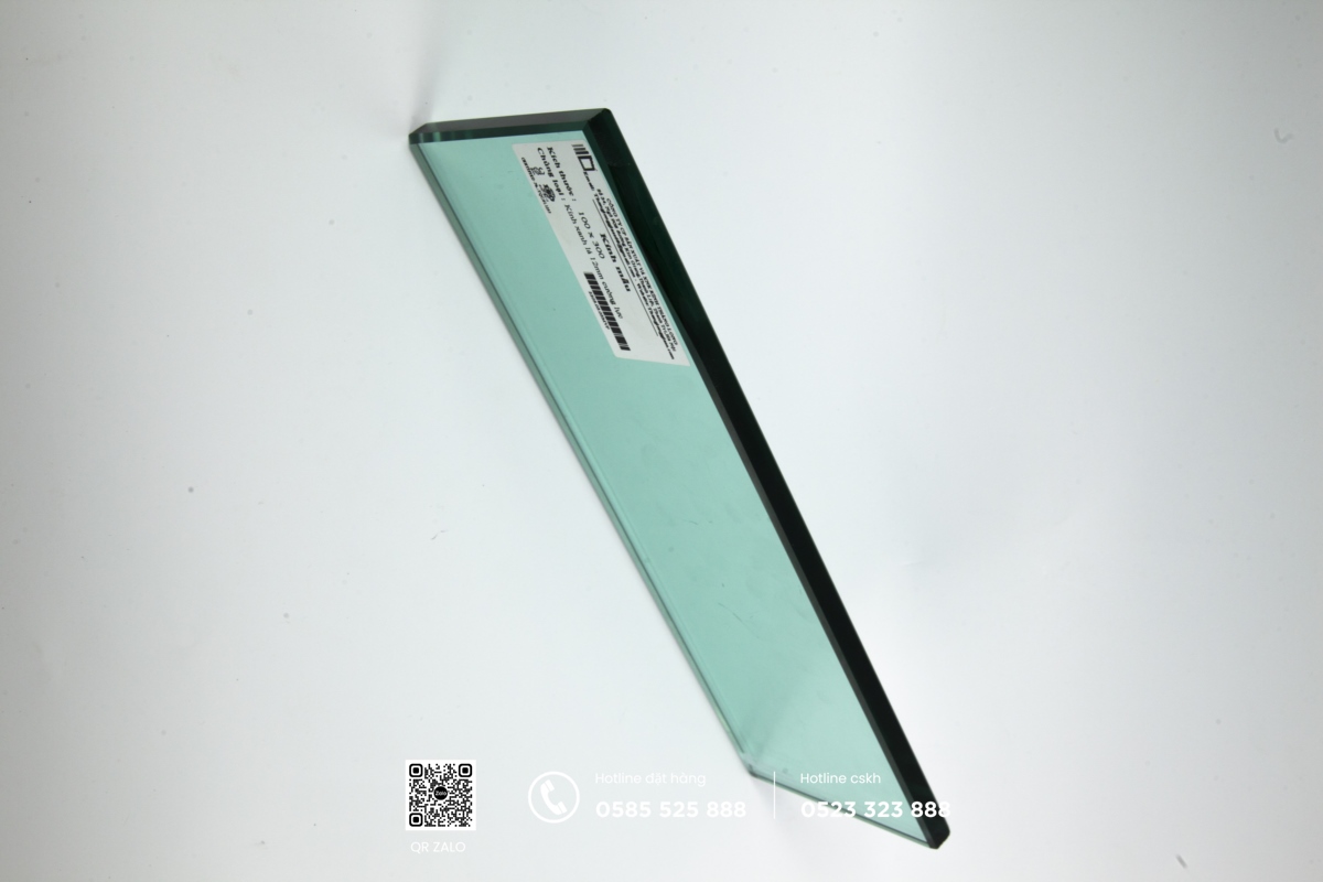 kính cường lực màu xanh lá nhạt 12mm