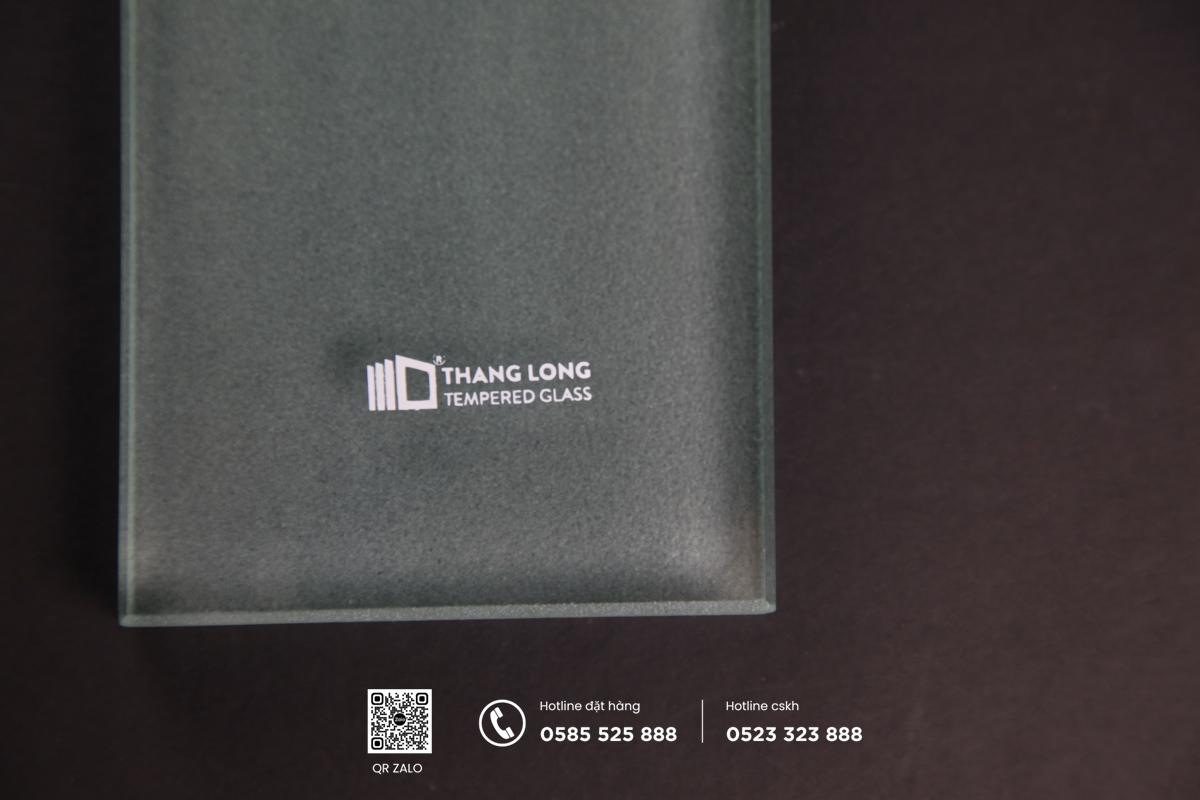 kính cường lực phun cát mờ