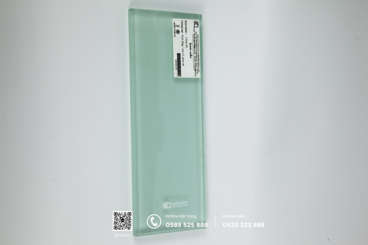 giá kính cường lực phun cát 10ly