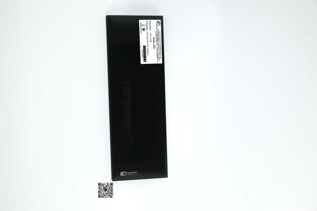 giá kính cường lực màu xanh đen 8mm