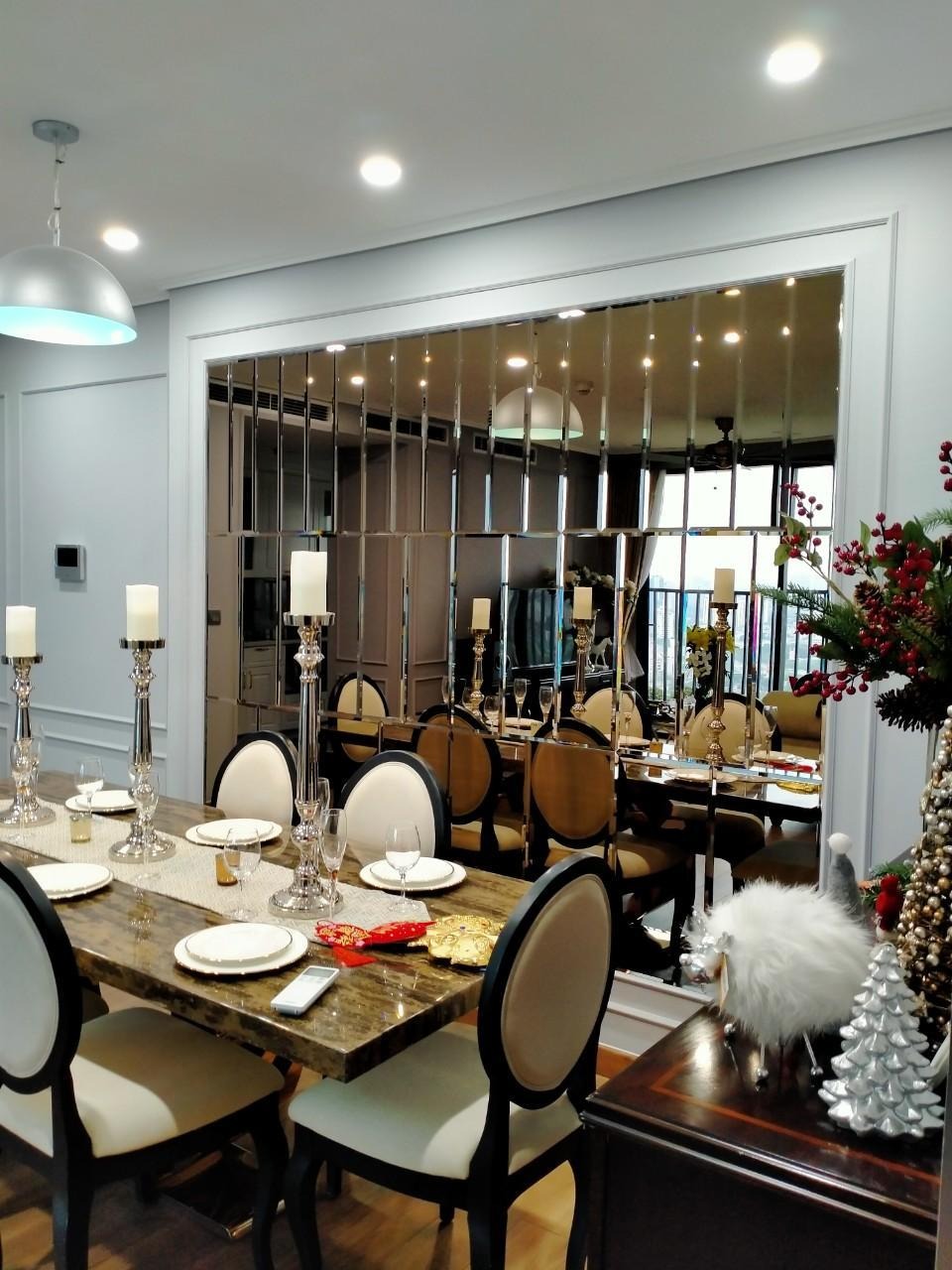 Gương ốp tường màu trà