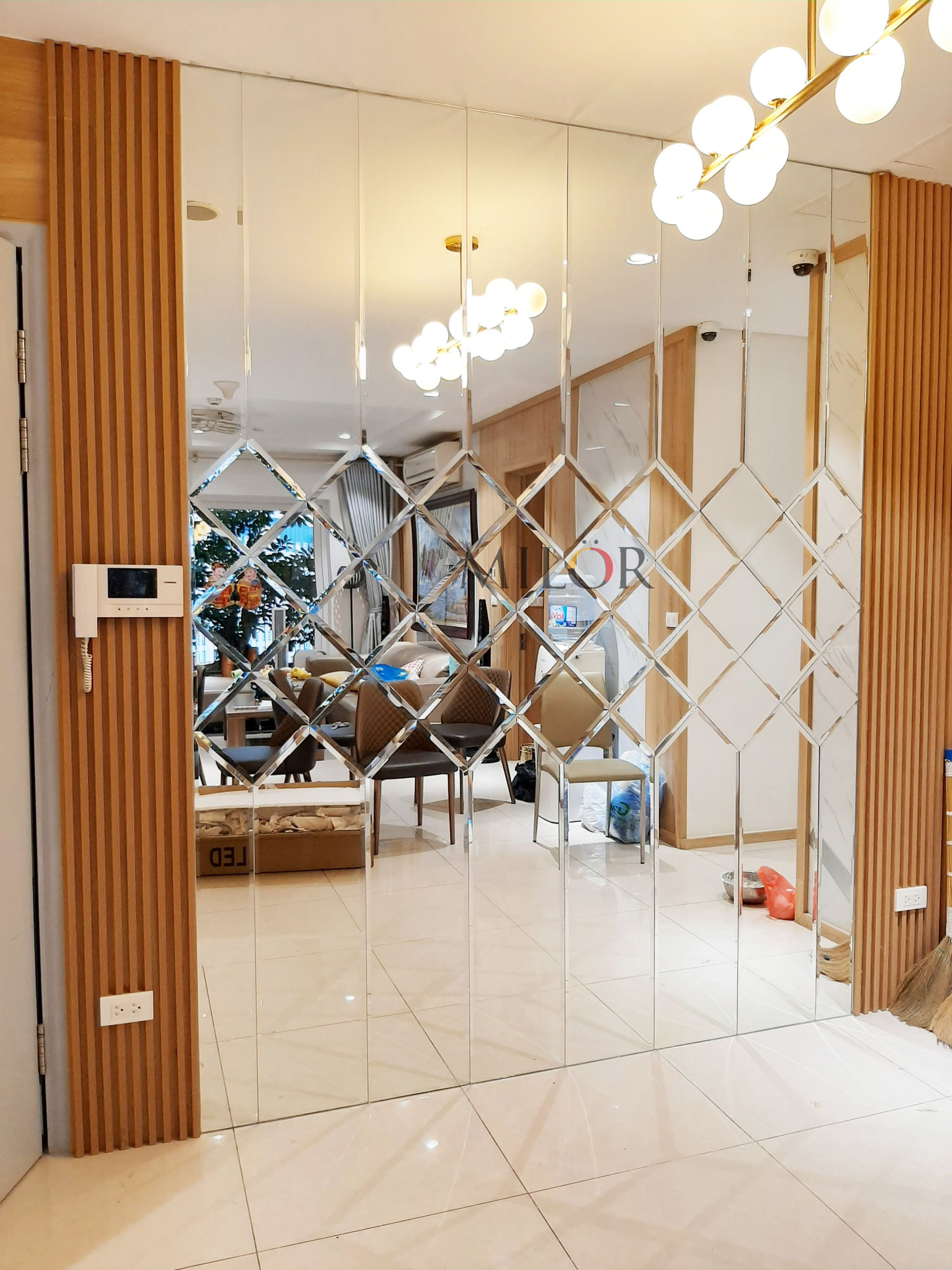 Gương trang trí ốp tường/ dán tường