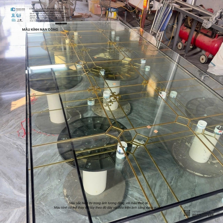 Kính hộp nan đồng